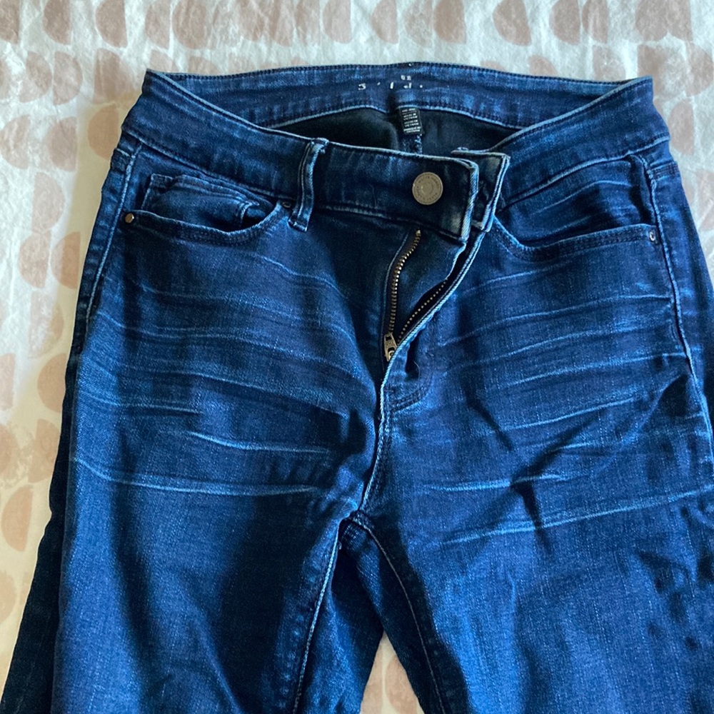 White House Black Market size 0 skinny jeans. Soft and stretchy.